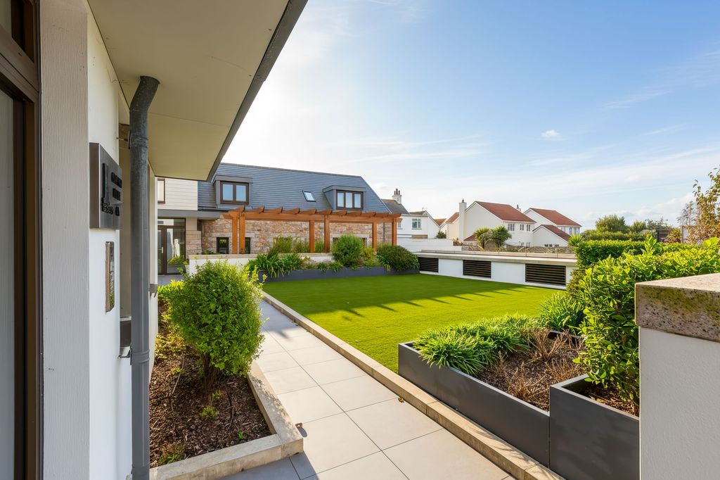 Additional image 24 of 2 bed flat for sale2 Elizabeth House - The Waves, Grouville JE3