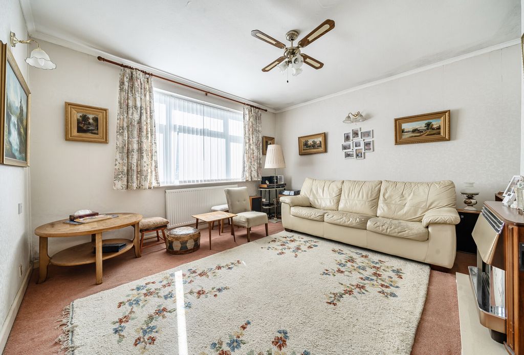 Property photo 3 of 15 Main Lounge