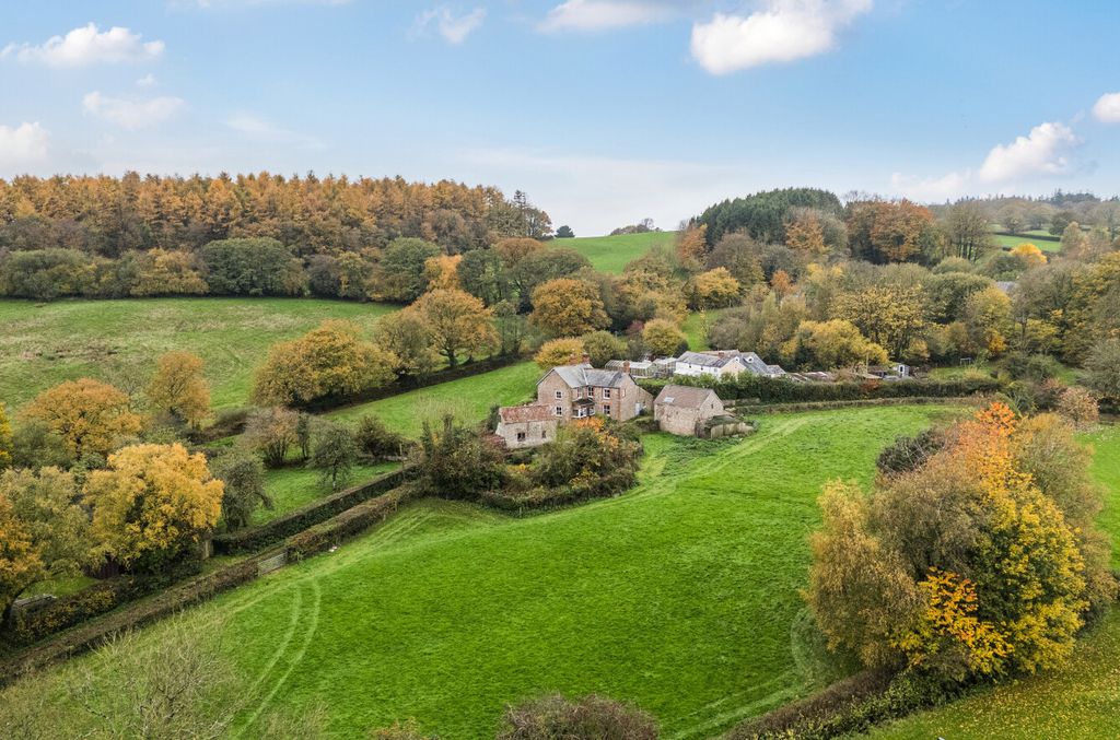 Property photo 1 of 41 1375958-5-690B70E...