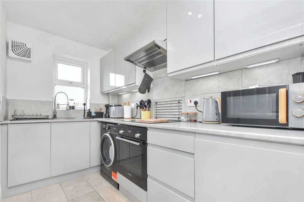Property photo 2 of 10 Picture No. 05