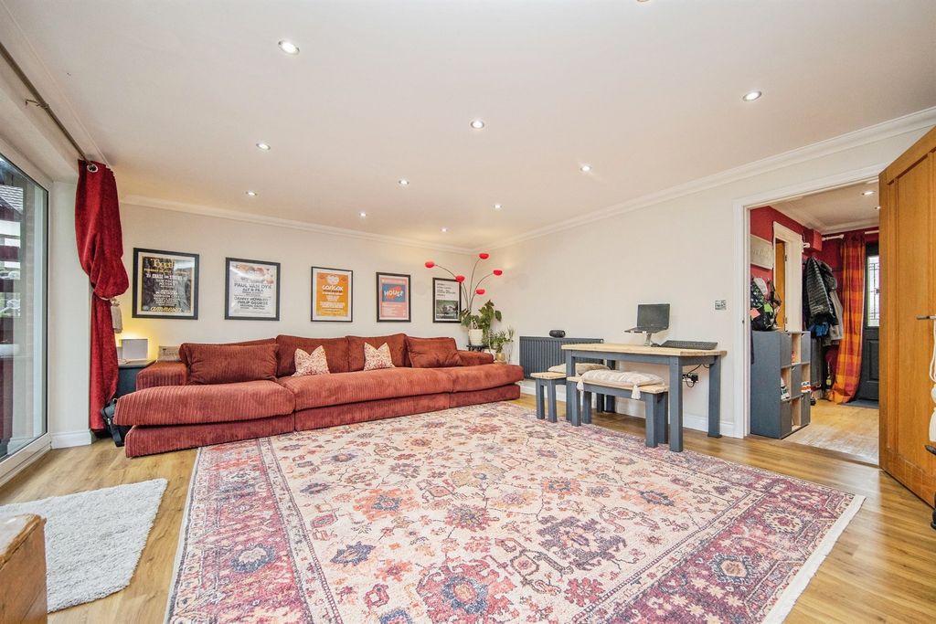 Property photo 3 of 16