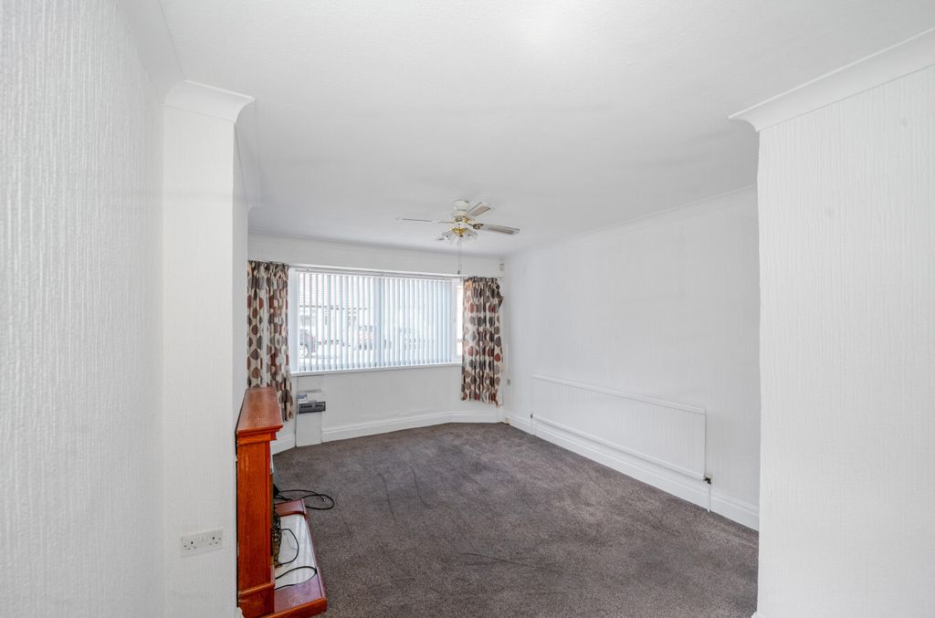 Property photo 3 of 21 1350209-17-68c021...