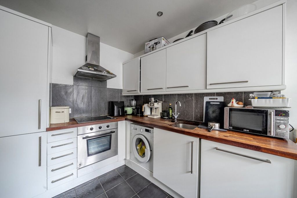 Property photo 3 of 12 Picture No. 15