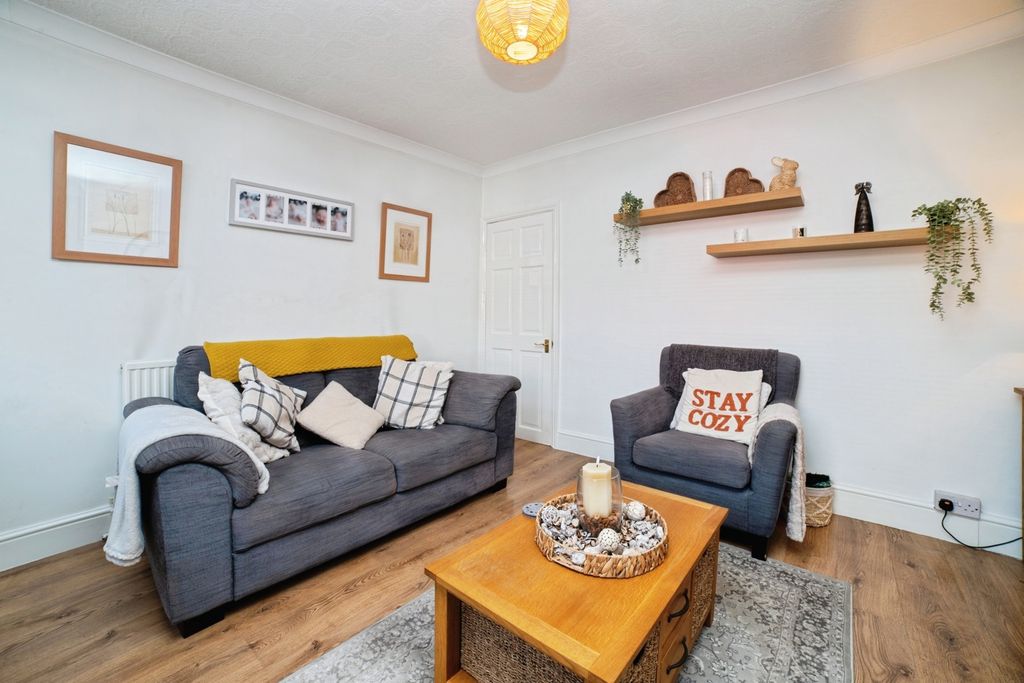 Property photo 3 of 18 Pbox-Img.Jpg