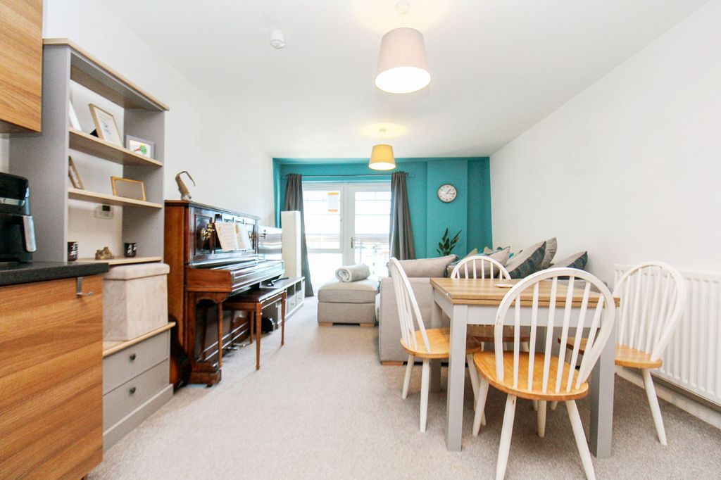 Property photo 3 of 11