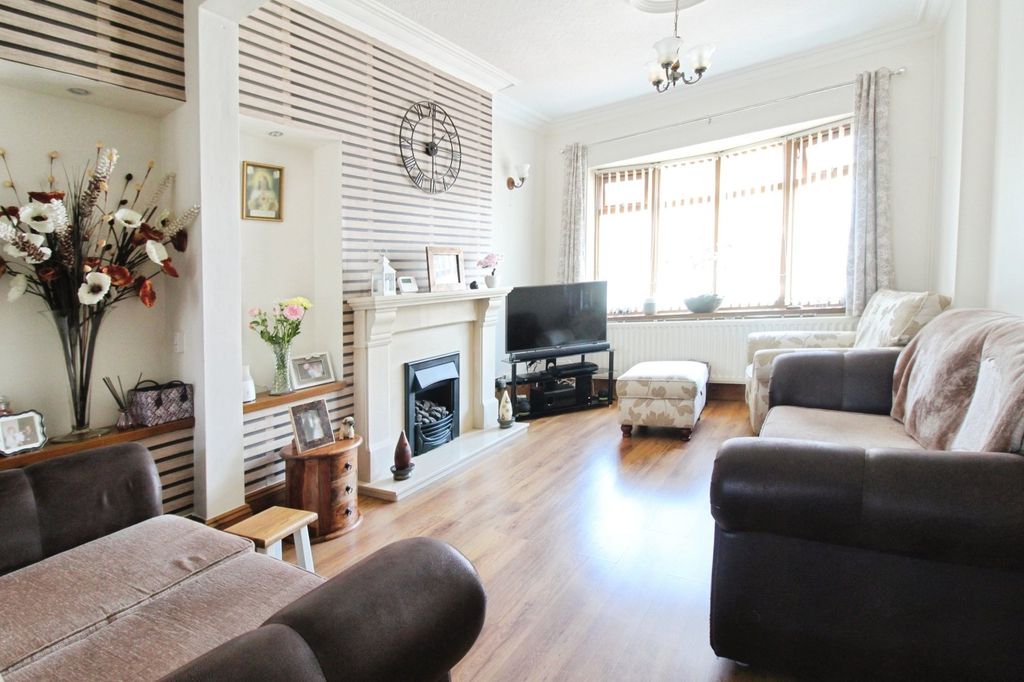 Property photo 2 of 13 Picture No. 03