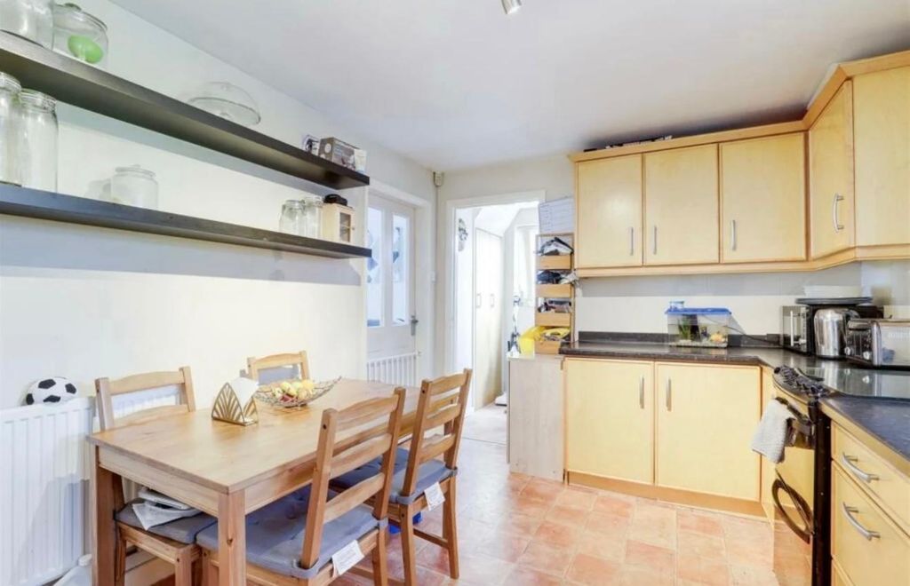 Property photo 3 of 12 Photo 4