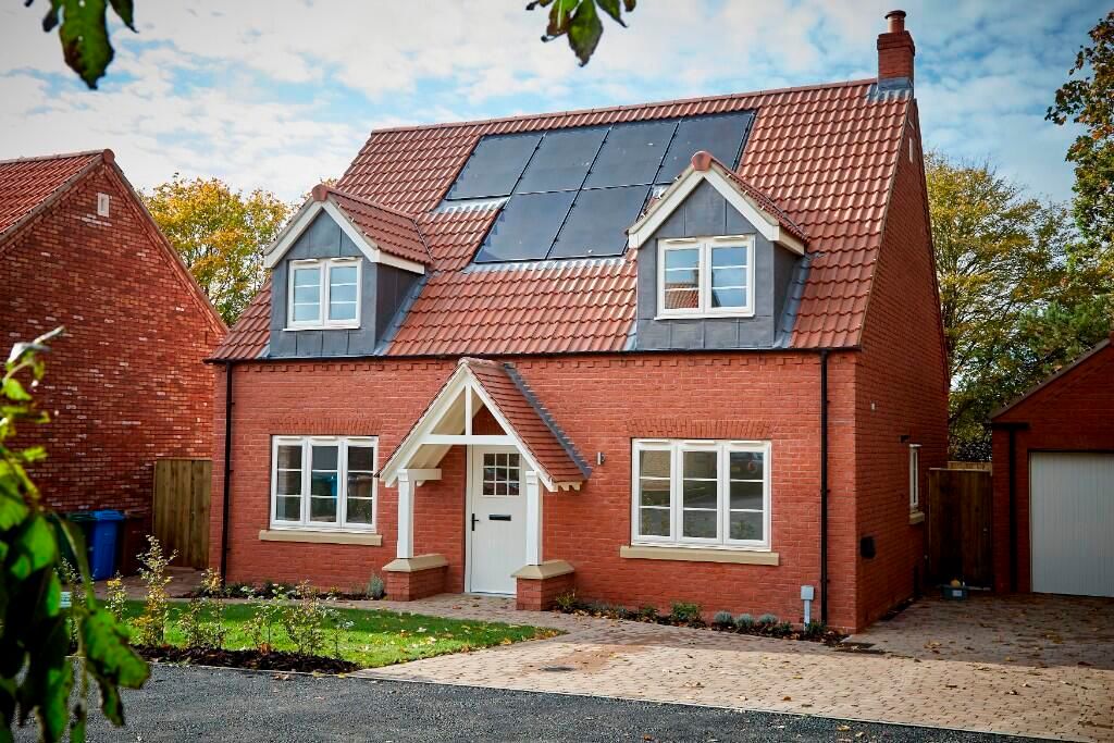 Property photo 1 of 8 Photo 8