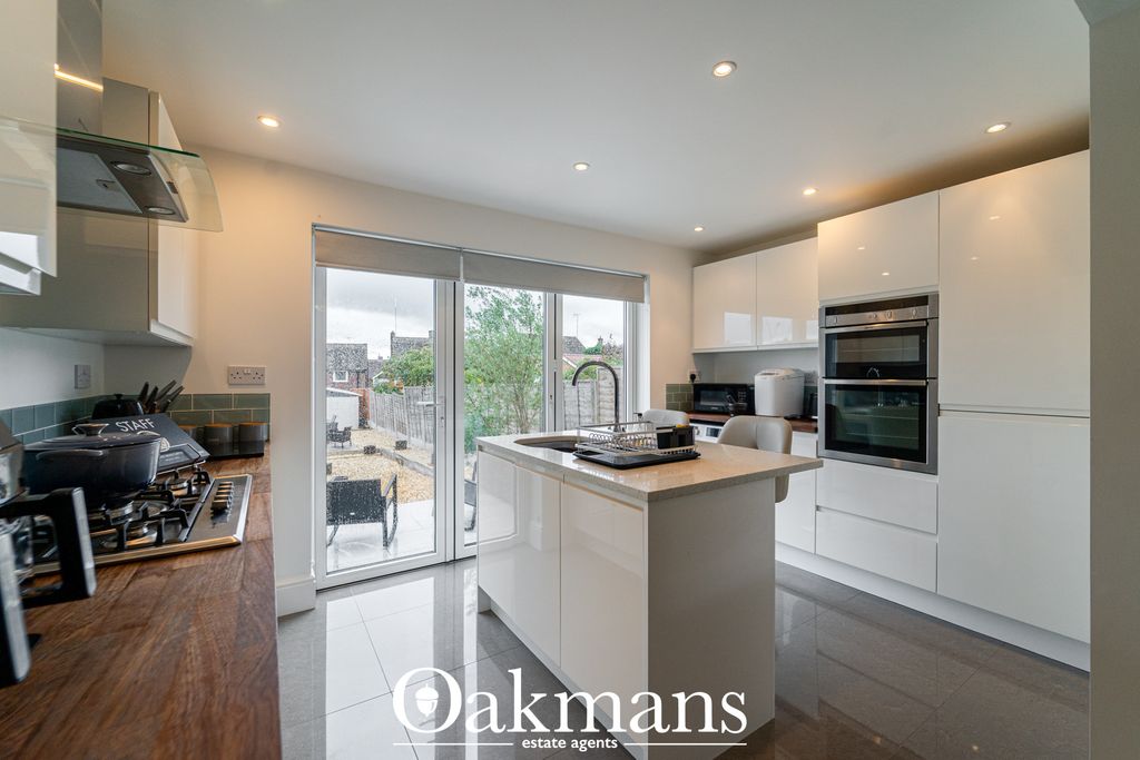 Property photo 2 of 24 Kitchen