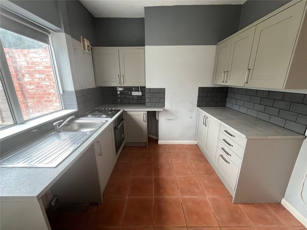 Property photo 3 of 11 Picture No. 01