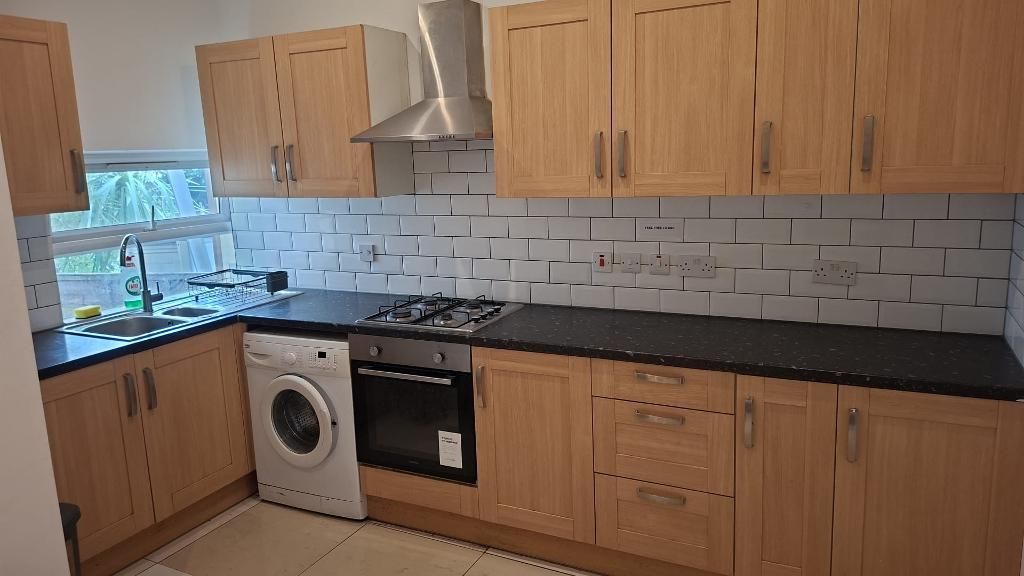 Property photo 2 of 3