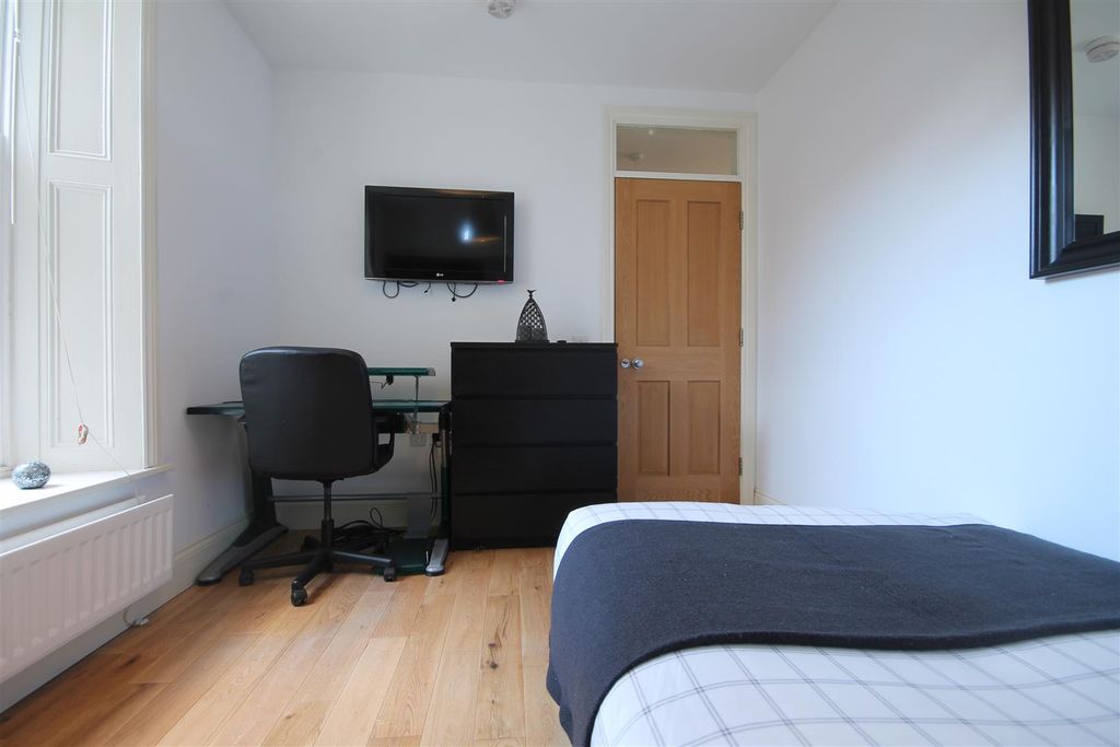 Property photo 3 of 9 16563.Jpg