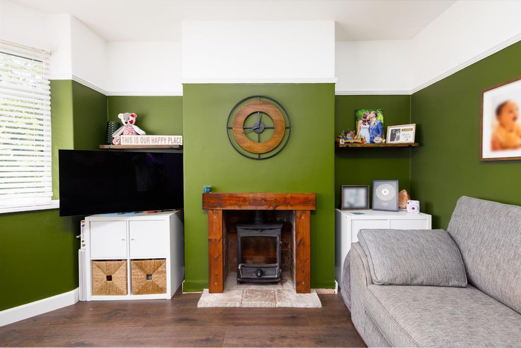 Property photo 1 of 25 10 Halstock Avenue-21.Jpg