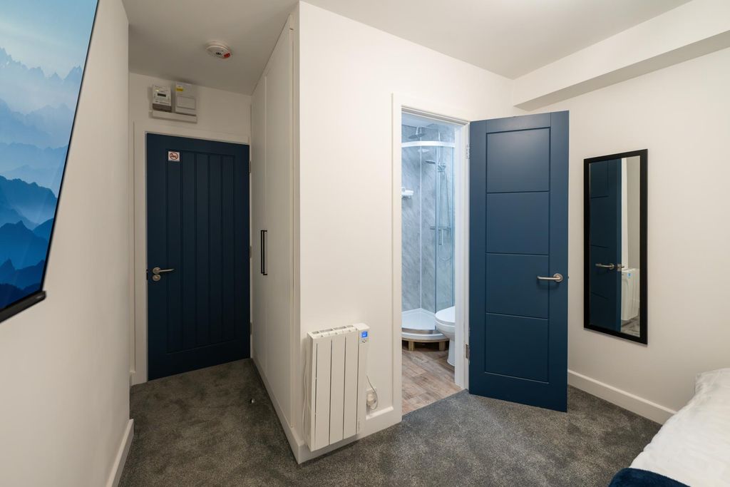 Property photo 3 of 11 Photo 2