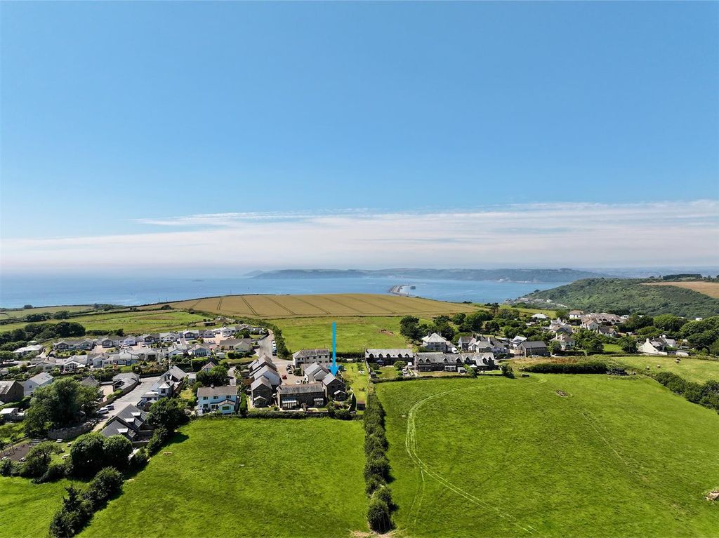 Property photo 2 of 29 5.Jpeg