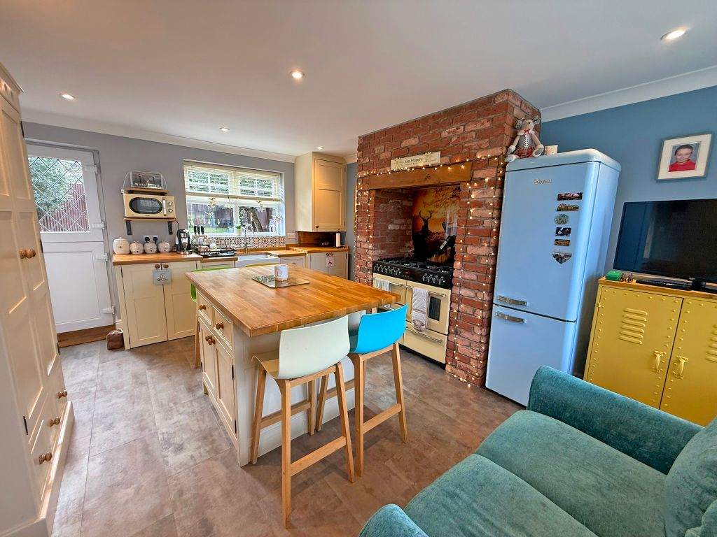 Property photo 3 of 14 Img_7635