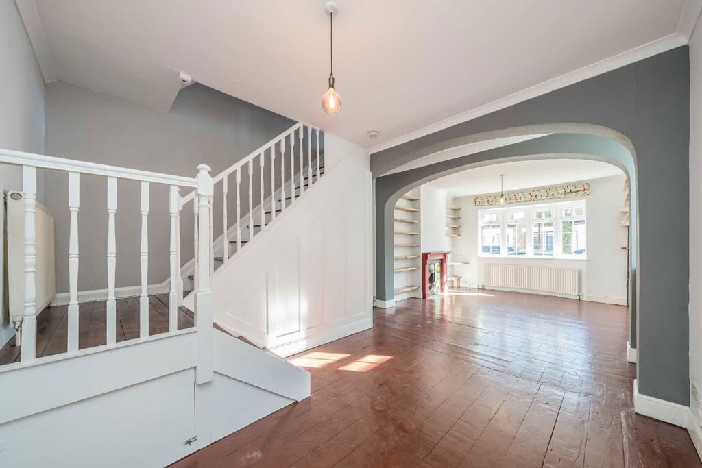 Property photo 2 of 11