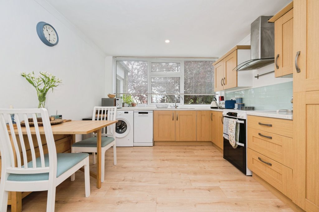 Property photo 2 of 15 Kitchen