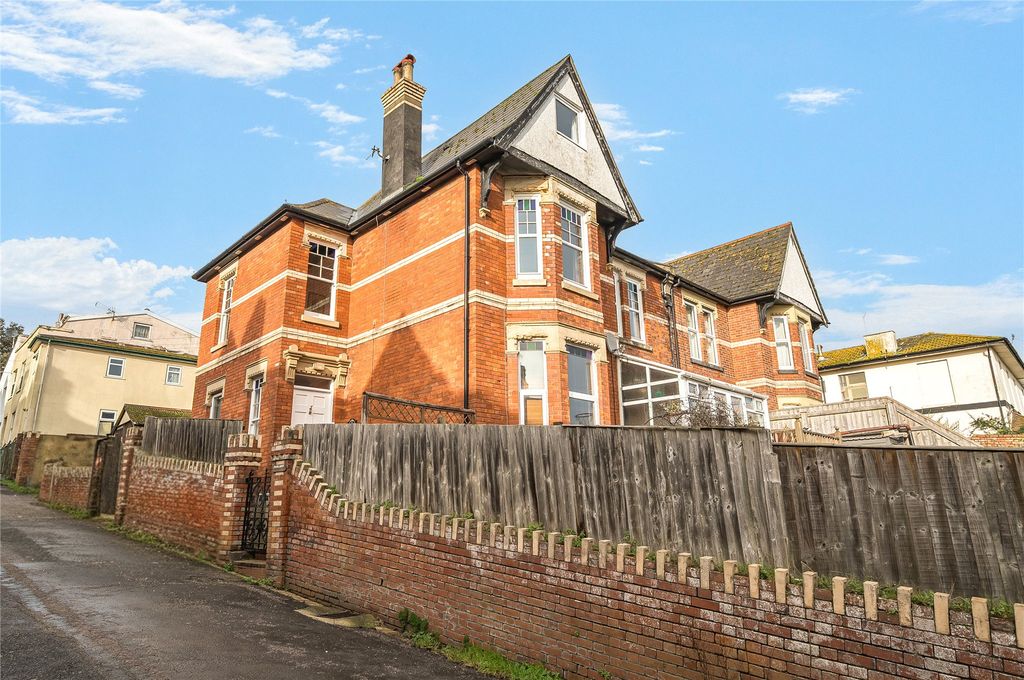 Property photo 1 of 21 Front