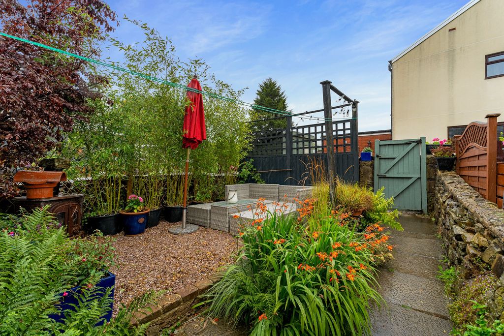 Property photo 2 of 32 Photograph 19