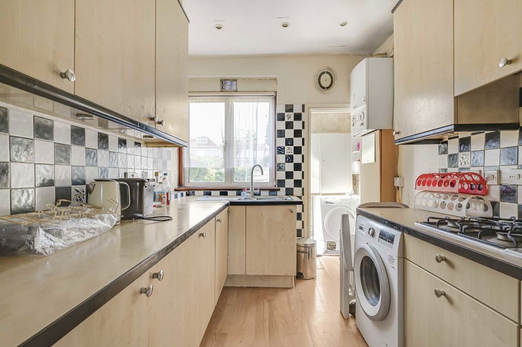 Property photo 2 of 9