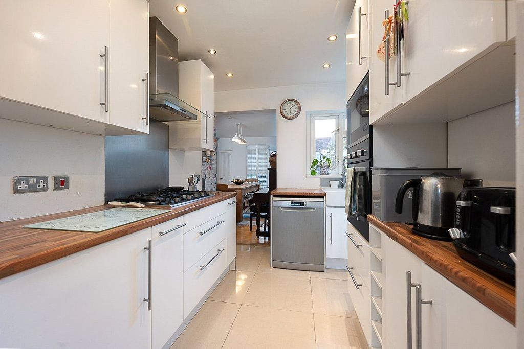 Property photo 3 of 19 Picture No. 14