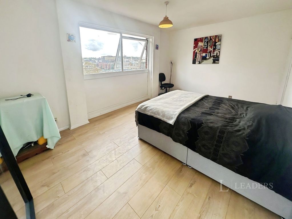 Property photo 3 of 7 Pbox-Img.Jpg