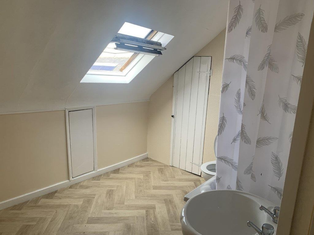 Property photo 1 of 5 8Mpwyb27Jc7Mjrz_Anrjkg8Wjg0.Jpg