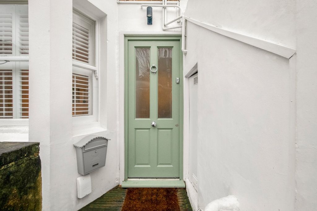 Property photo 3 of 13