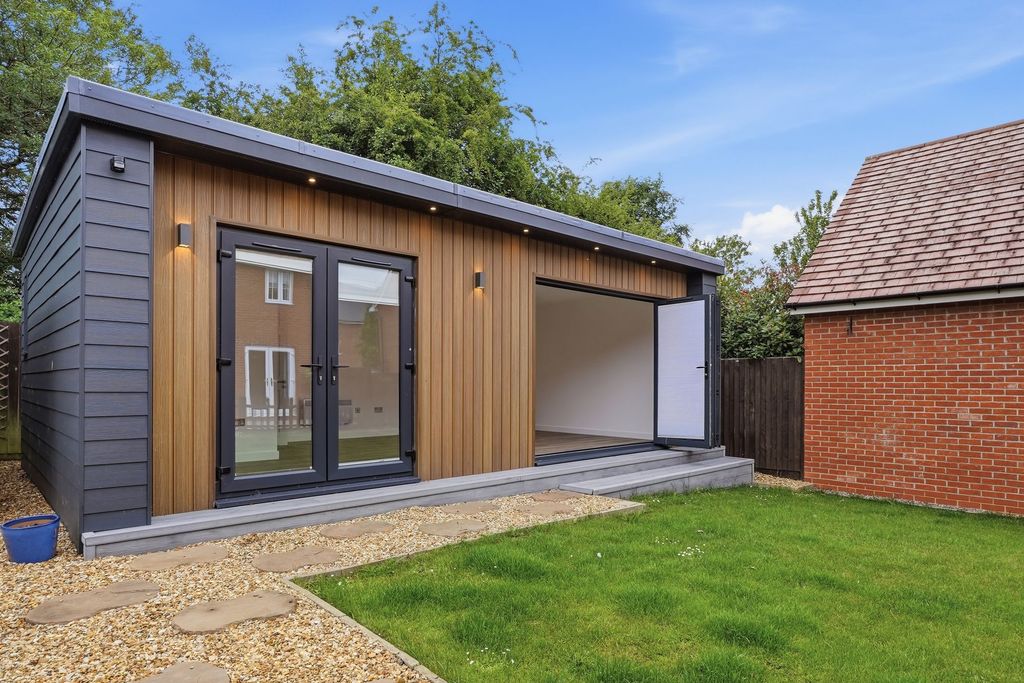 Property photo 2 of 25 Studio/Office/Annexe
