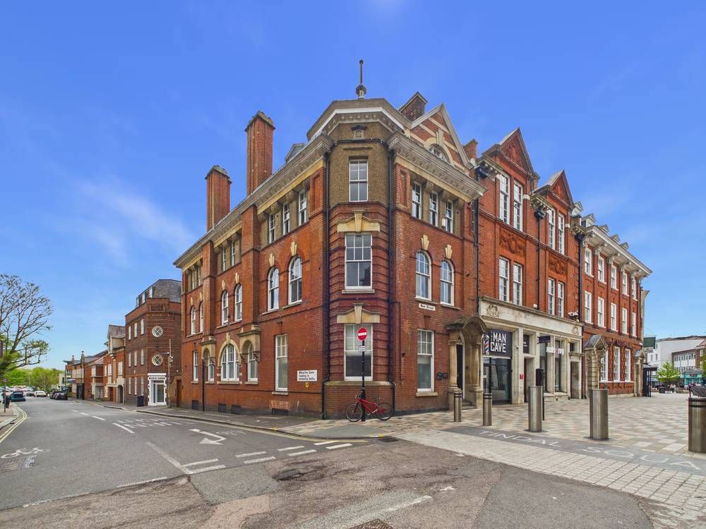 Property photo 1 of 12 Giraffe360-Still012