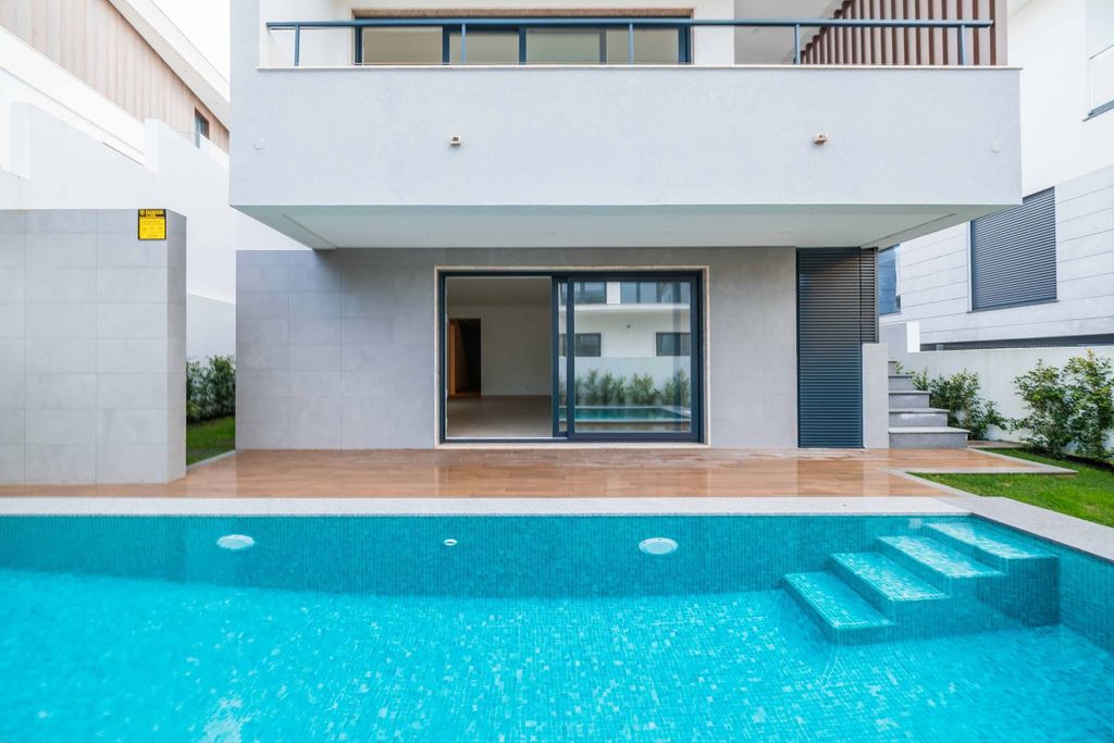 Property photo 3 of 46