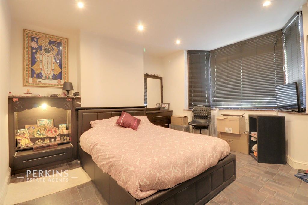 Property photo 3 of 11 B4.Jpg