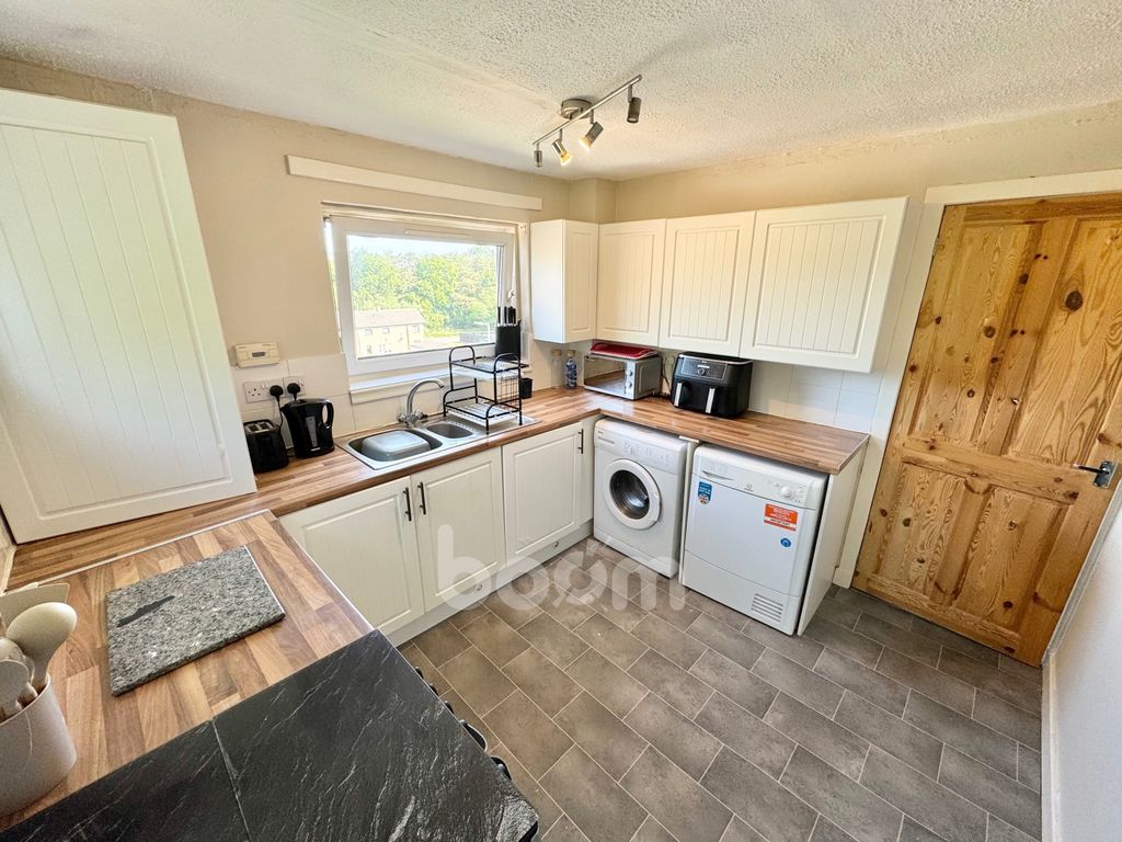 Property photo 3 of 16 Foxbar Road, Paisley Kitchen