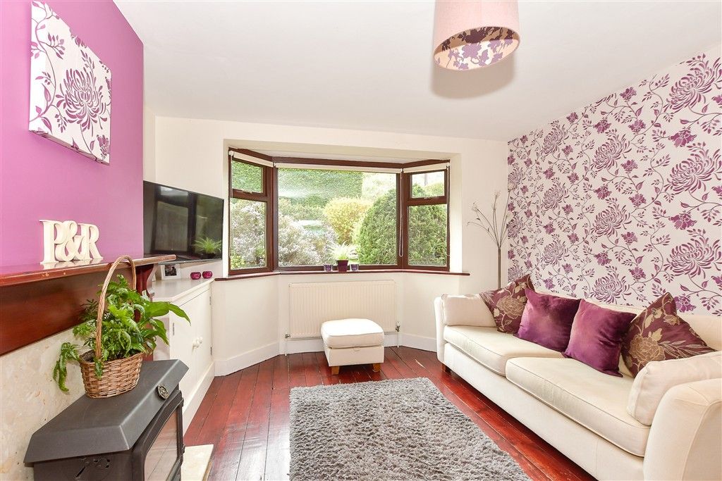 Property photo 3 of 15 Lounge