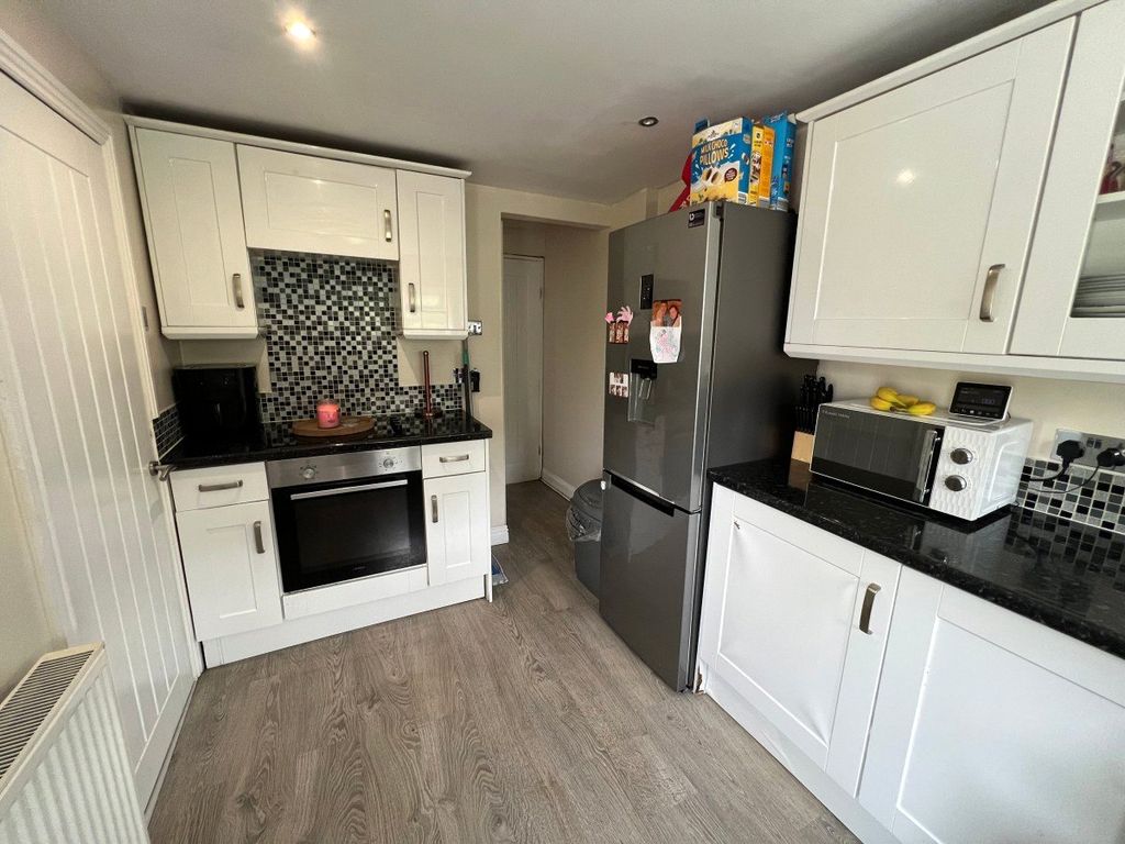 Property photo 3 of 11 Picture No. 11