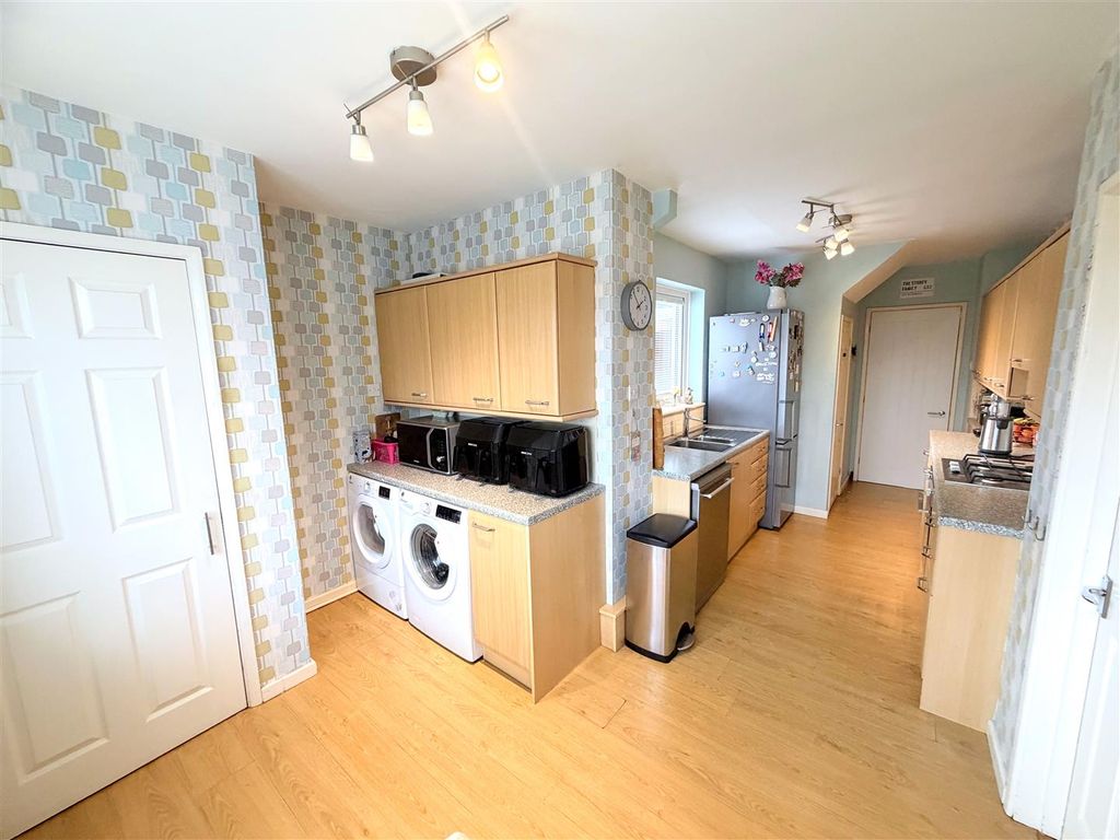 Property photo 2 of 34 Kitchen