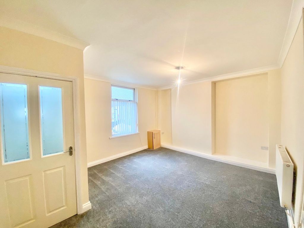 Property photo 3 of 26