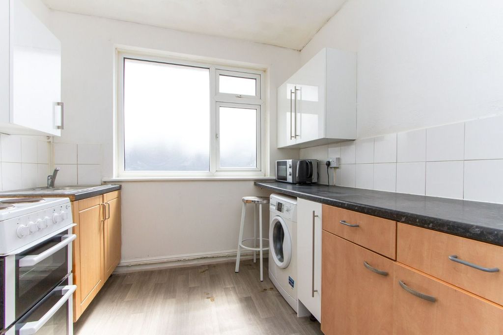 Property photo 3 of 4