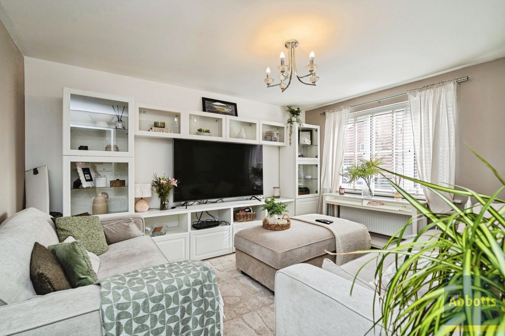 Property photo 2 of 20