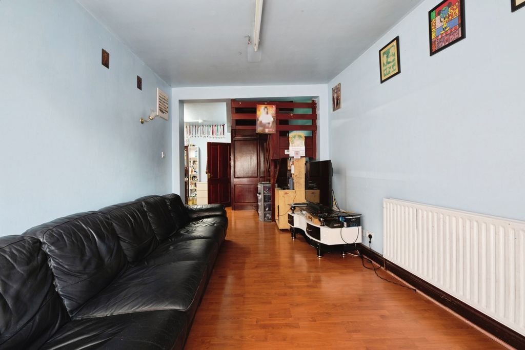 Property photo 2 of 13 Pbox-Img.Jpg