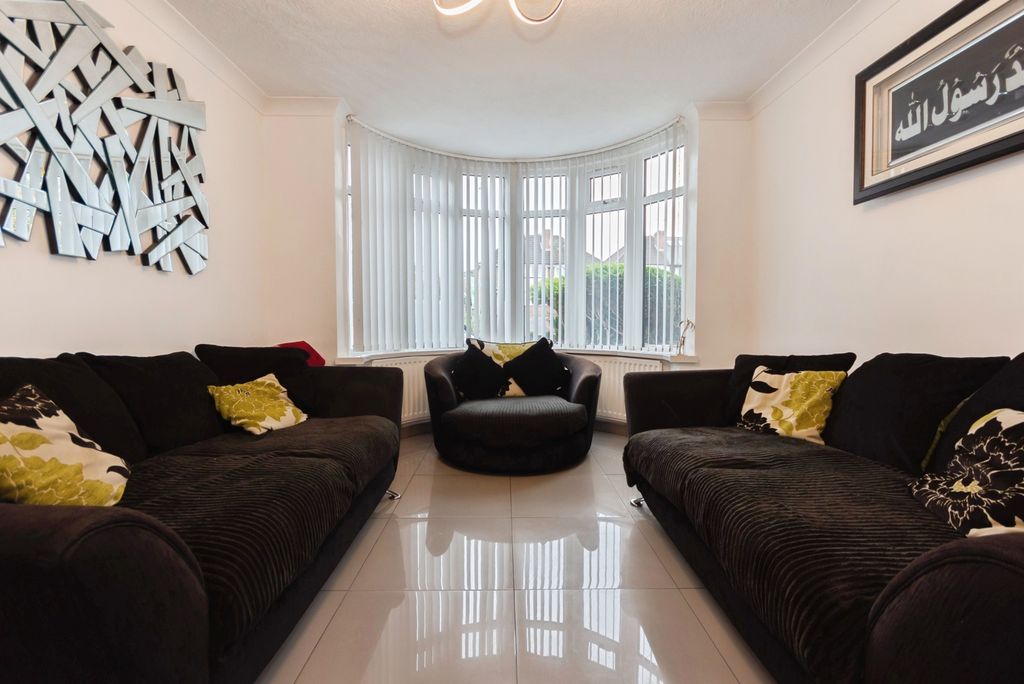 Property photo 3 of 22 Living Room