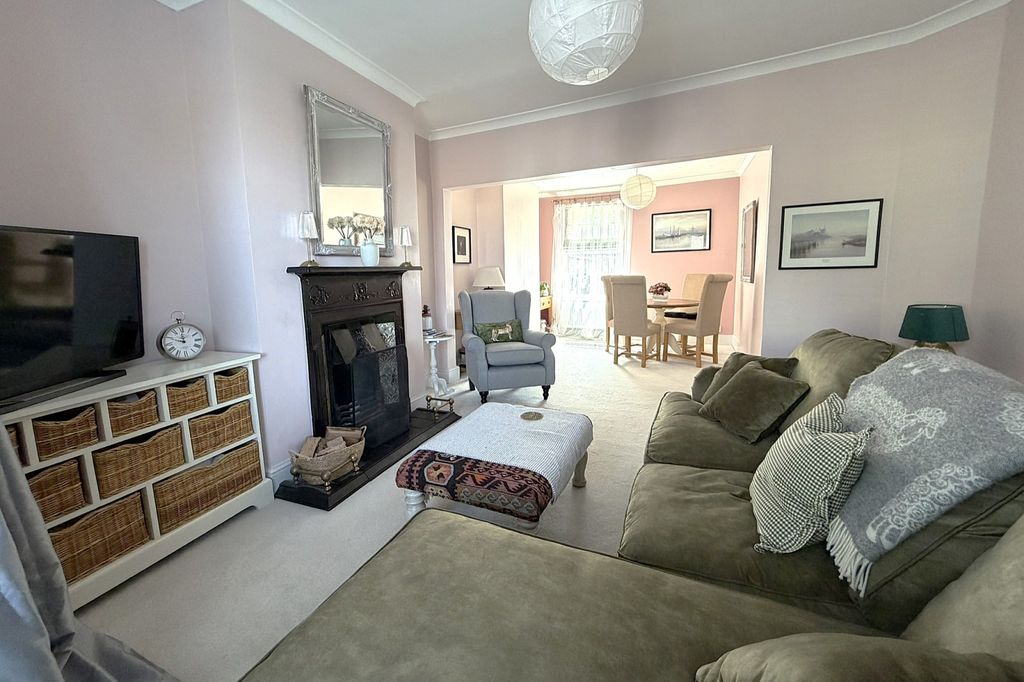 Property photo 2 of 18 Gallery