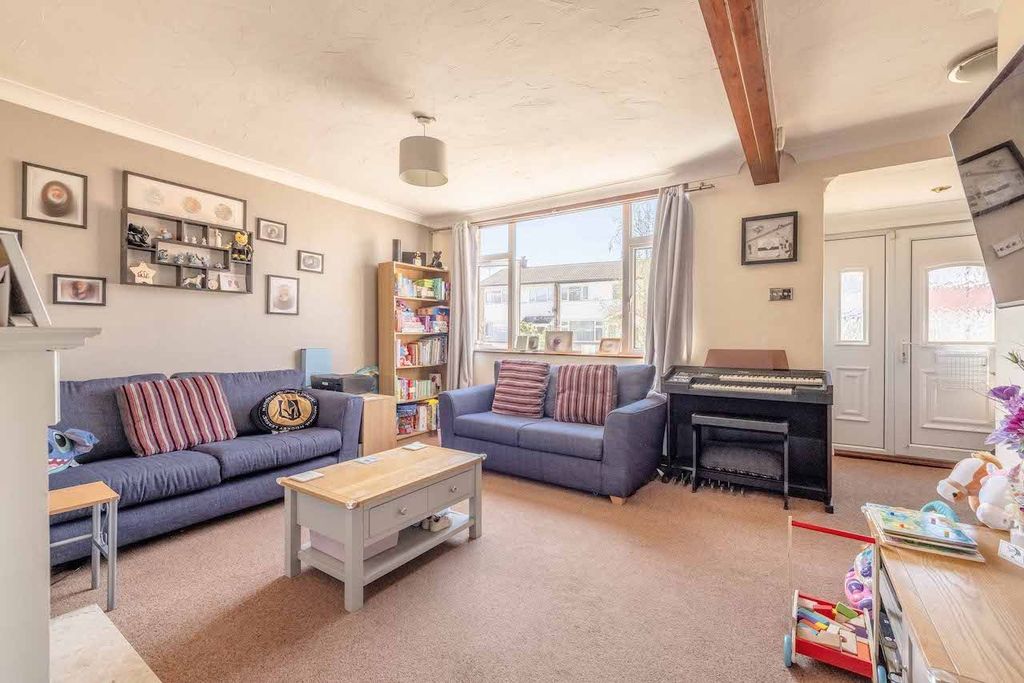 Property photo 2 of 13