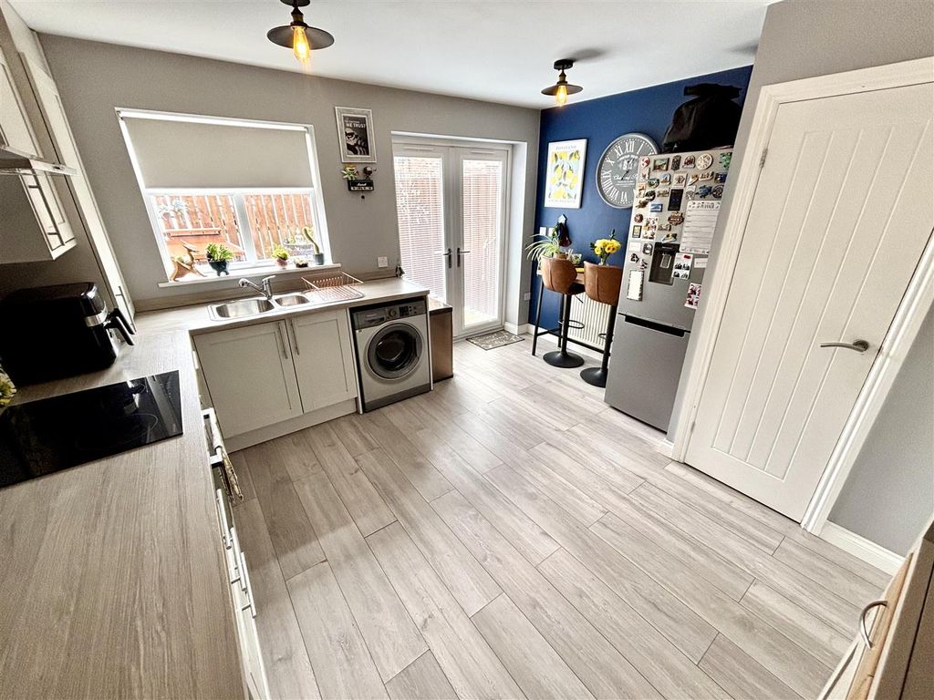 Property photo 2 of 21 Open Plan Kitchen And Dining Room