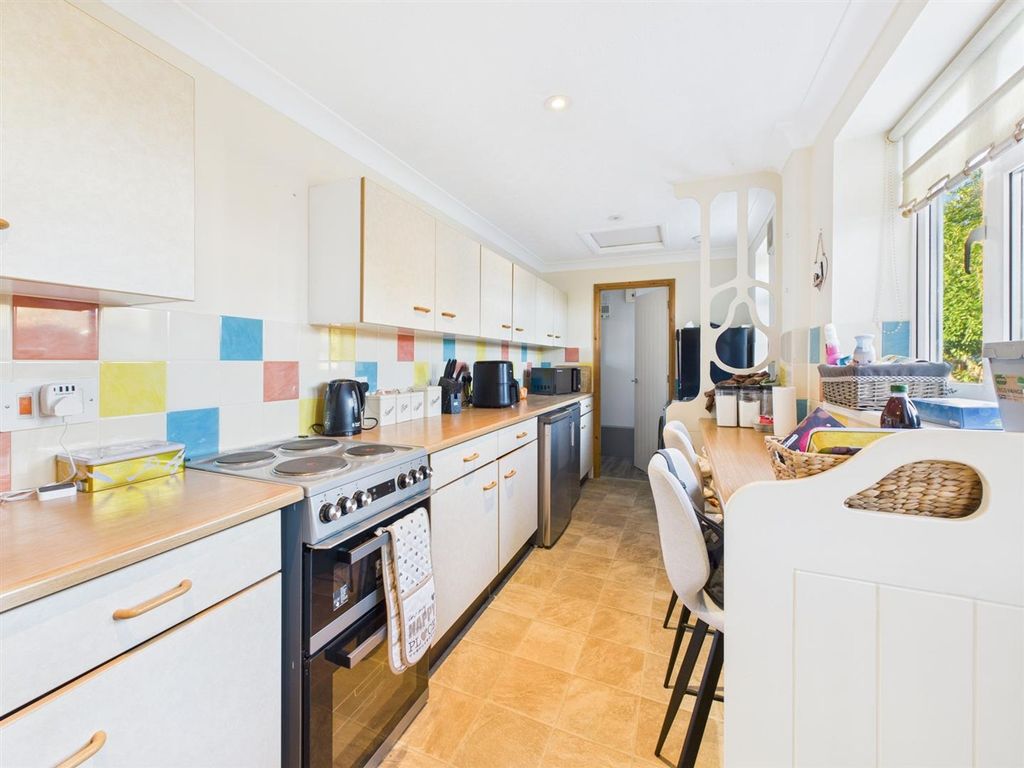 Property photo 2 of 17 Cam04116G0-Pr0279-Still009.Jpg