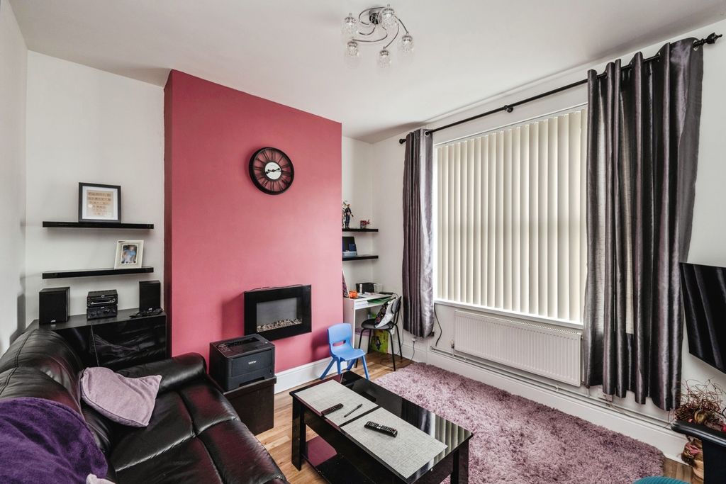 Property photo 2 of 20 Pbox-Img.Jpg