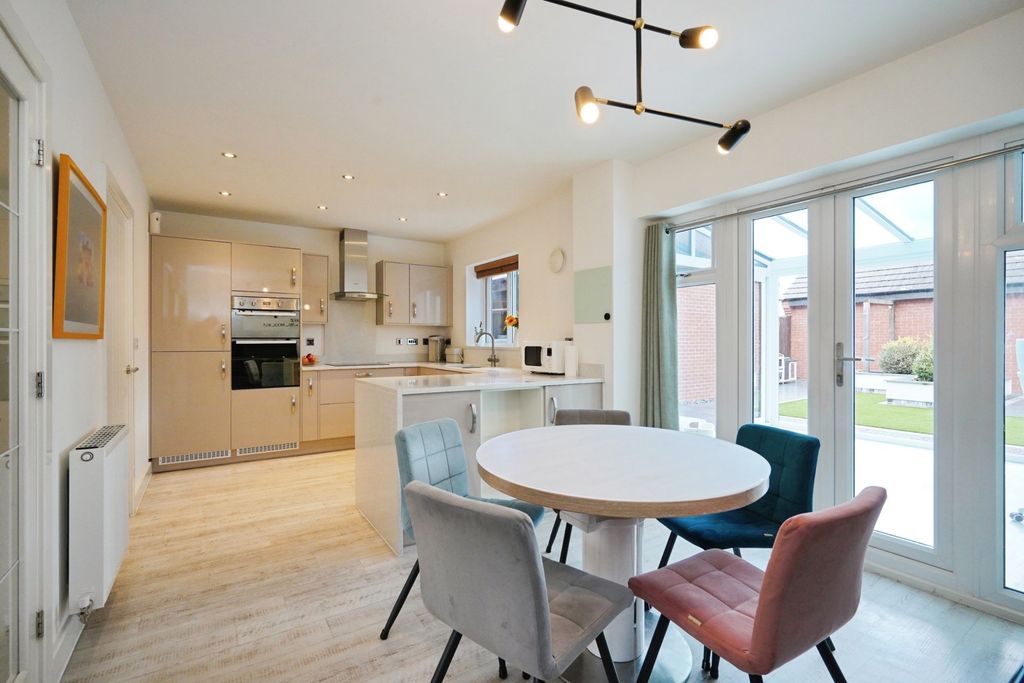 Property photo 3 of 20 Pbox-Img.Jpg