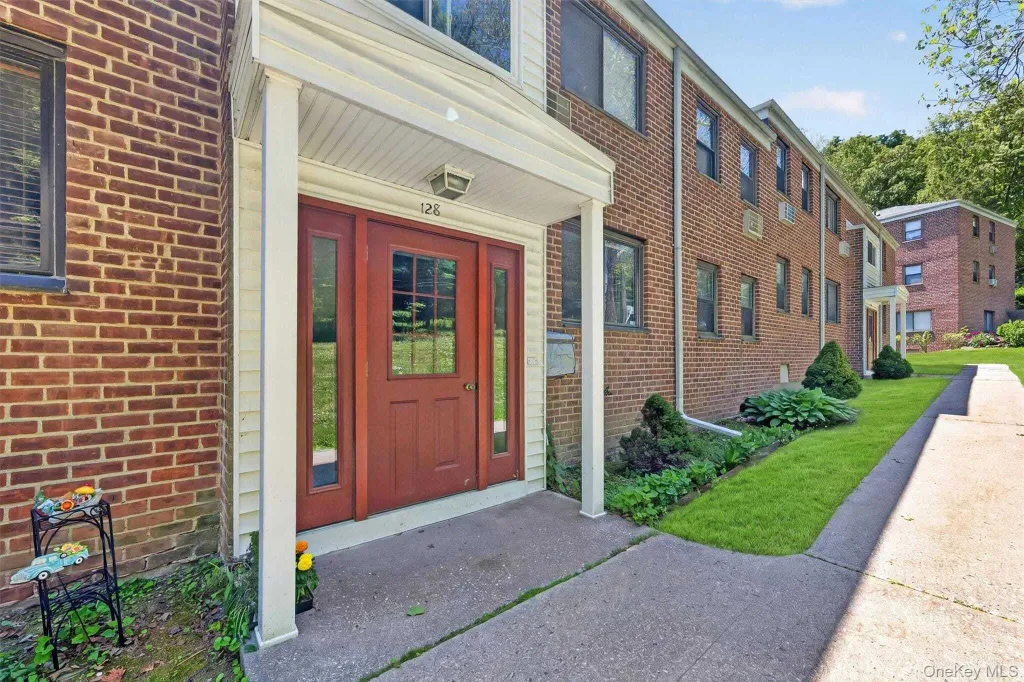 Property photo 1 of 27