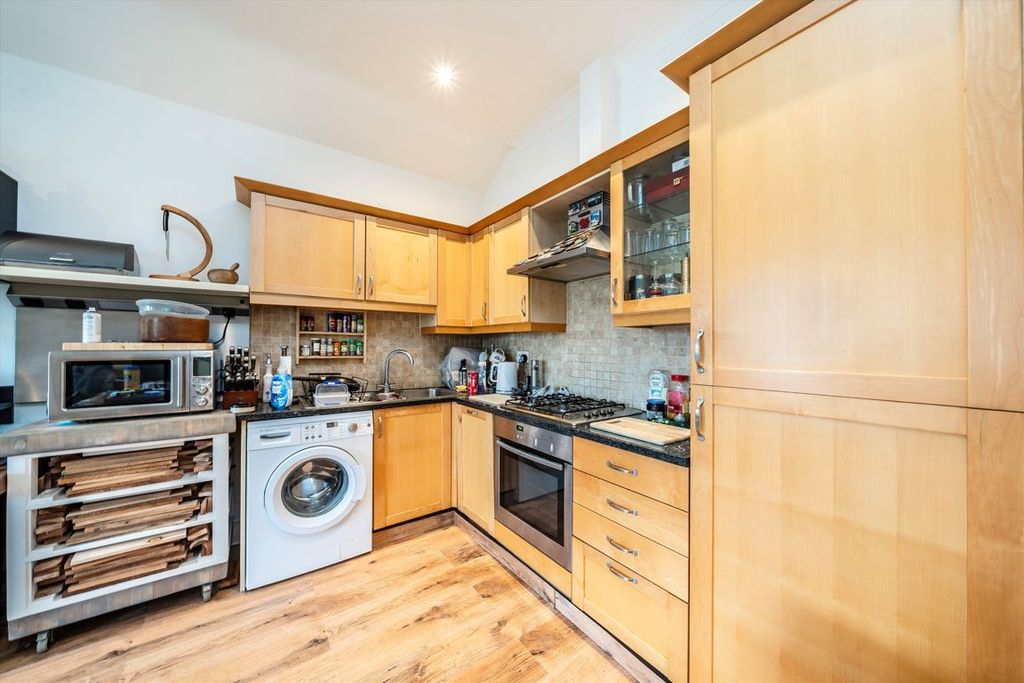Property photo 3 of 5